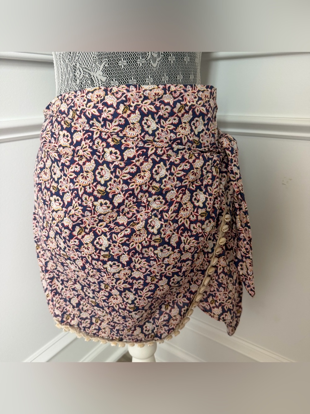 Zara Women’s Floral Mini Wrap Sea Shells Trim Skirt Size S